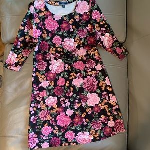 Karen Scott , black with pink flowers, size medium, new with tags